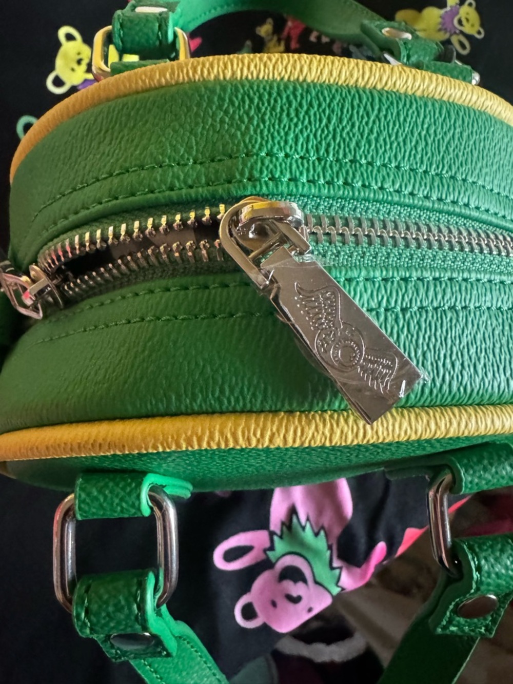 Von Dutch Women's Green Logo Dome Handbag mini nwt - Picture 2 of 4